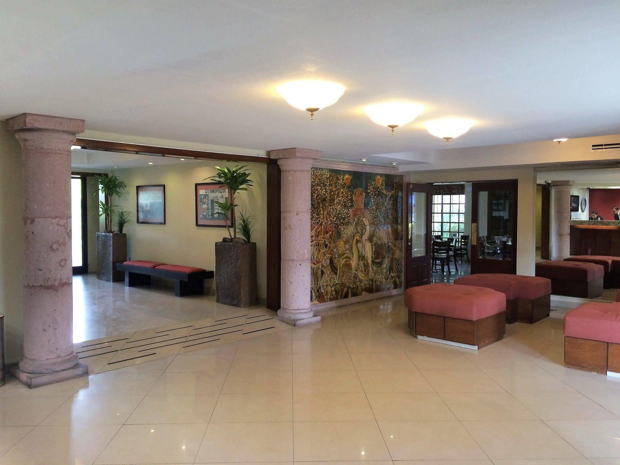 Quinta Dorada Hotel & Suites Saltillo Zewnętrze zdjęcie
