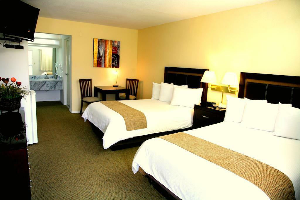Quinta Dorada Hotel & Suites Saltillo Zewnętrze zdjęcie